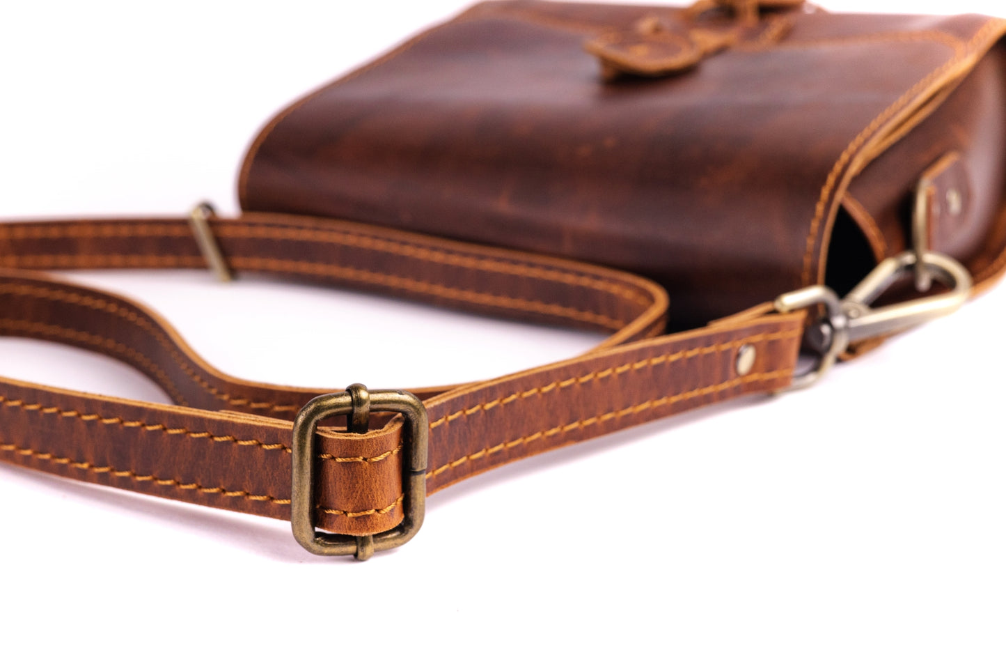 Reese Heritage Crossbody – Compact, Handcrafted, and Timeless