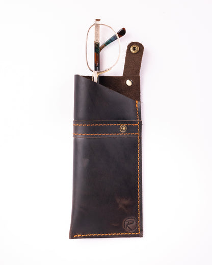Reese Sunwear Pouch - Handcrafted Vintage Leather Elegance