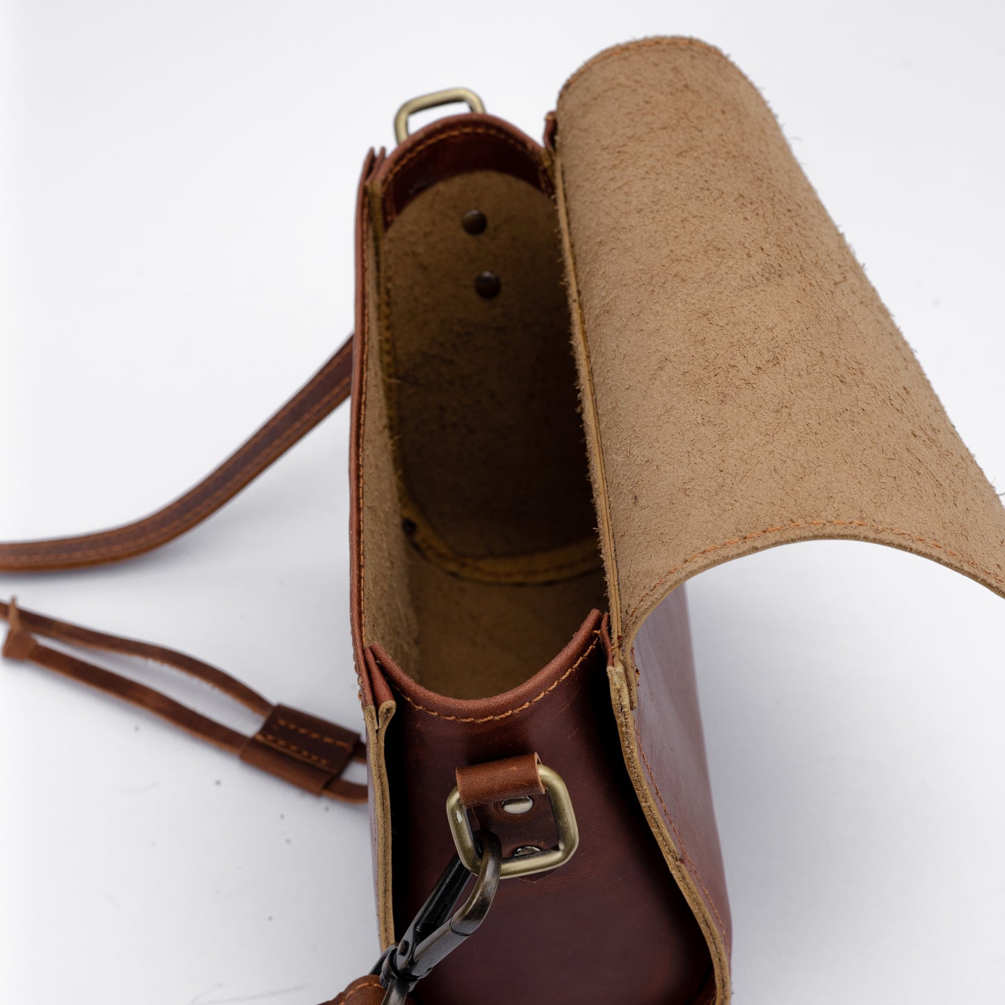 Reese Heritage Crossbody – Compact, Handcrafted, and Timeless