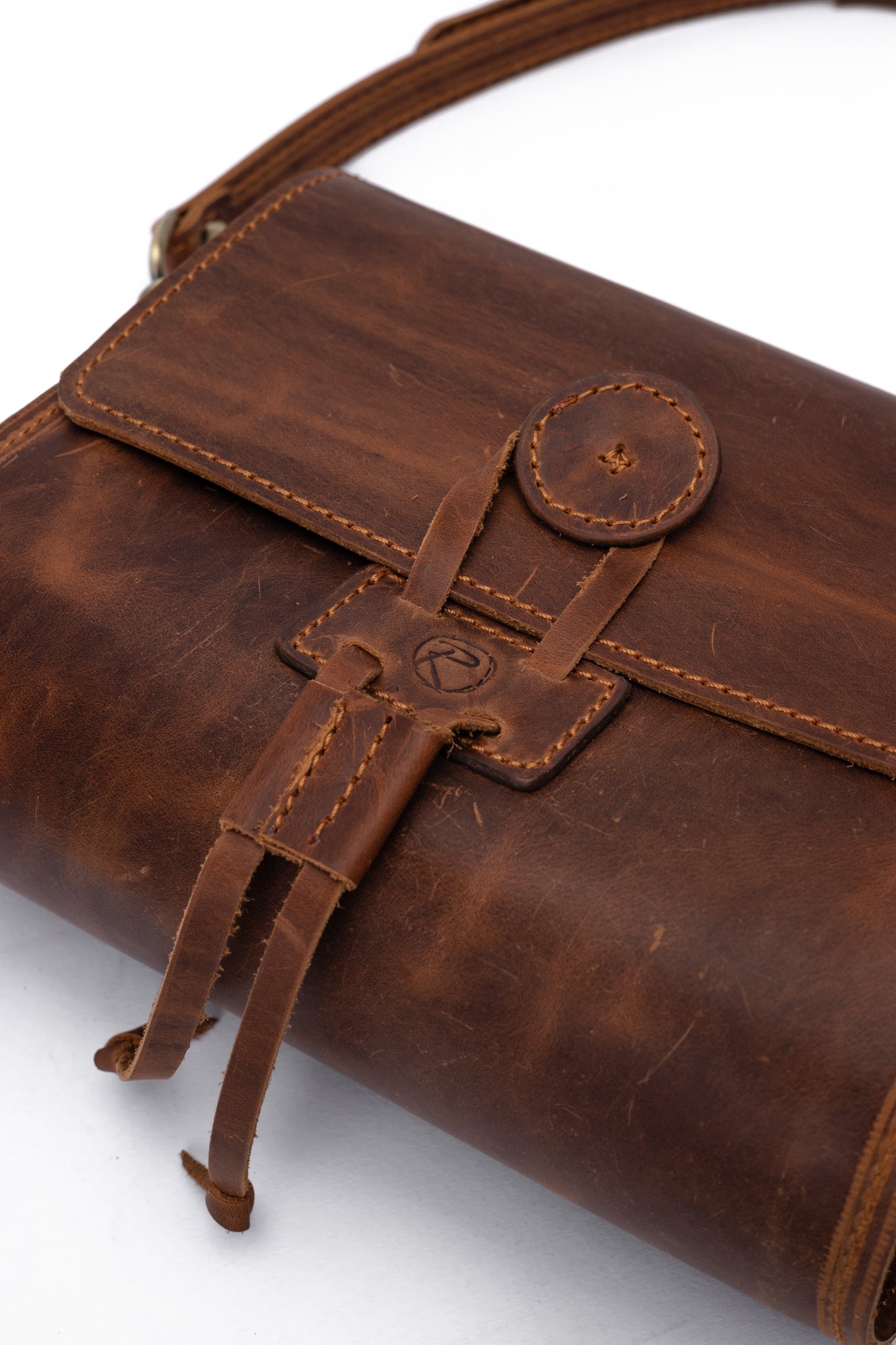 Reese Heritage Crossbody – Compact, Handcrafted, and Timeless