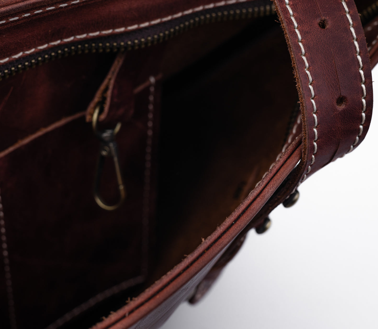 Reese Classic Tote – Handcrafted Vintage Leather Elegance