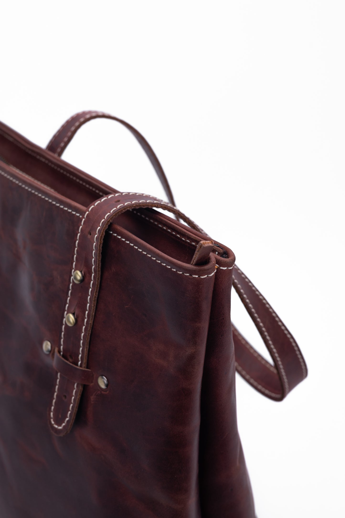 Reese Classic Tote – Handcrafted Vintage Leather Elegance