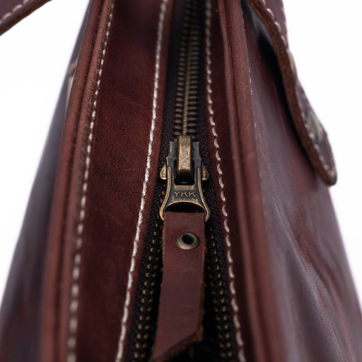 Reese Classic Tote – Handcrafted Vintage Leather Elegance